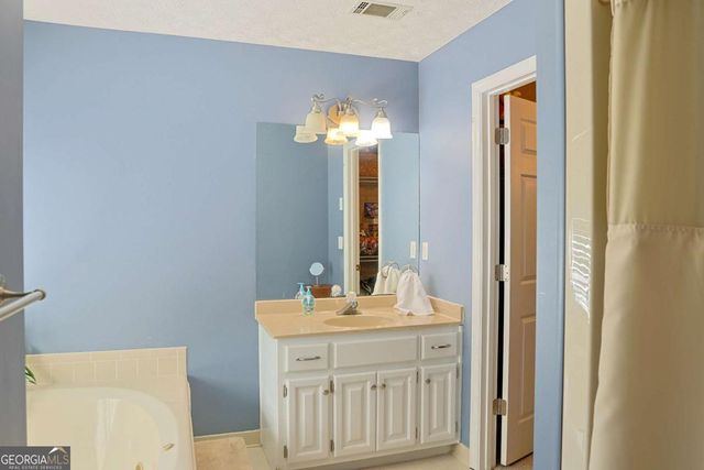 1102 Timber Glen Court SW, Lilburn, GA 30047