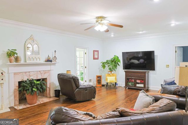 1102 Timber Glen Court SW, Lilburn, GA 30047
