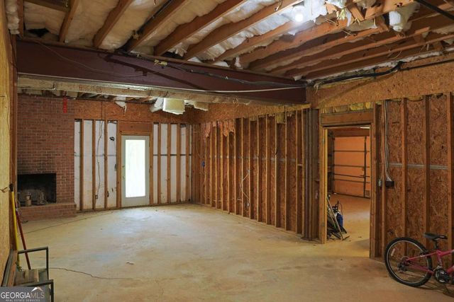 1102 Timber Glen Court SW, Lilburn, GA 30047