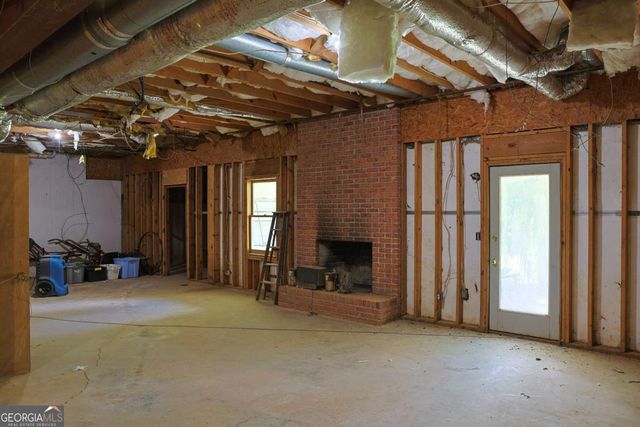 1102 Timber Glen Court SW, Lilburn, GA 30047