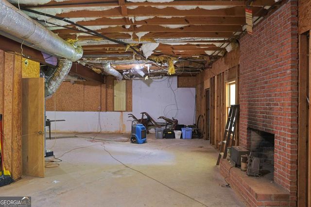 1102 Timber Glen Court SW, Lilburn, GA 30047