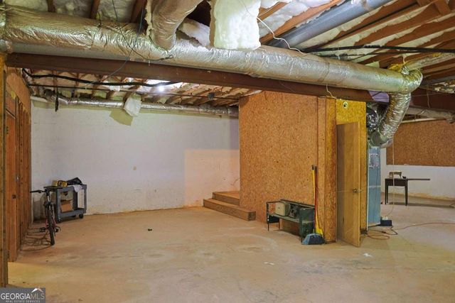 1102 Timber Glen Court SW, Lilburn, GA 30047