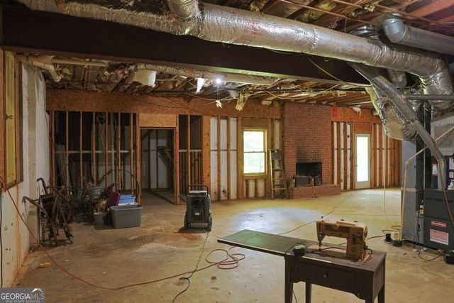 1102 Timber Glen Court SW, Lilburn, GA 30047