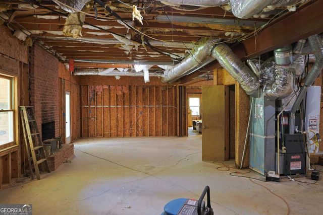1102 Timber Glen Court SW, Lilburn, GA 30047