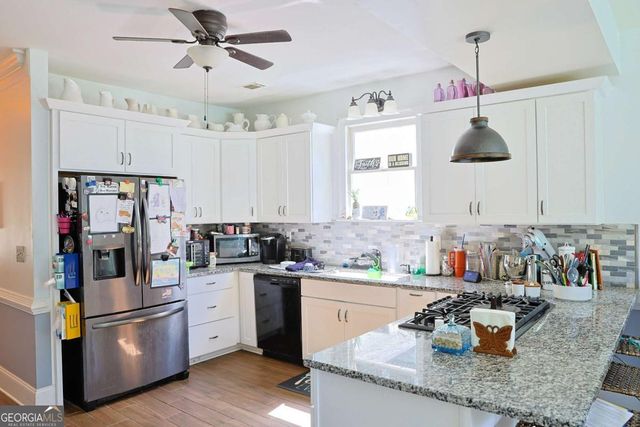 1102 Timber Glen Court SW, Lilburn, GA 30047