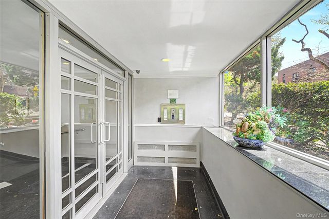 6395 Austin Street 5J, Rego Park, NY 11374