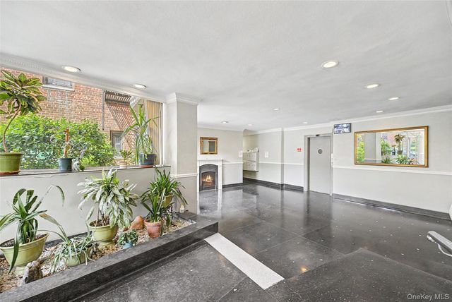 6395 Austin Street 5J, Rego Park, NY 11374