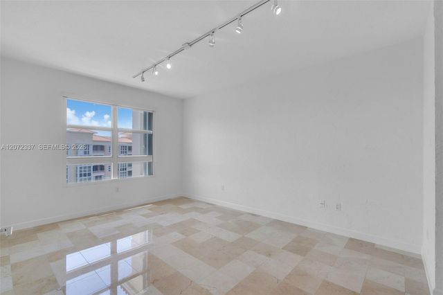 715 Crandon Boulevard PH-5, Key Biscayne, FL 33149