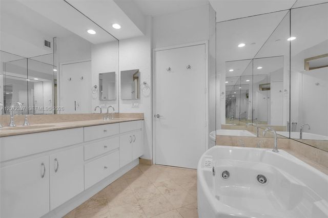 715 Crandon Boulevard PH-5, Key Biscayne, FL 33149