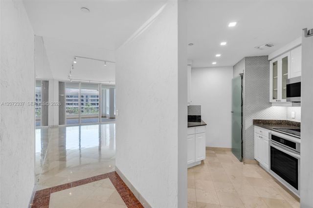 715 Crandon Boulevard PH-5, Key Biscayne, FL 33149