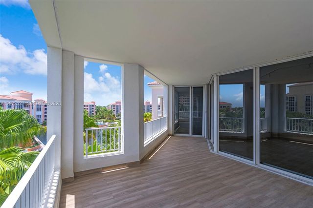 715 Crandon Boulevard PH-5, Key Biscayne, FL 33149