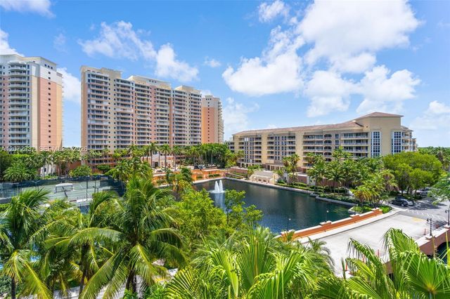 715 Crandon Boulevard PH-5, Key Biscayne, FL 33149