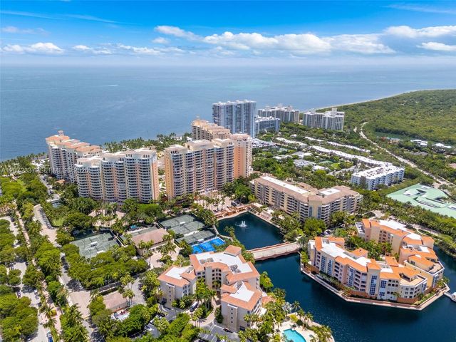 715 Crandon Boulevard PH-5, Key Biscayne, FL 33149