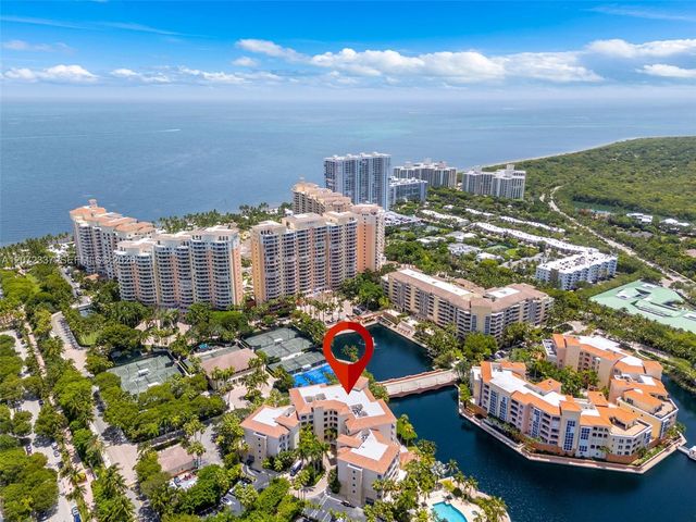 715 Crandon Boulevard PH-5, Key Biscayne, FL 33149