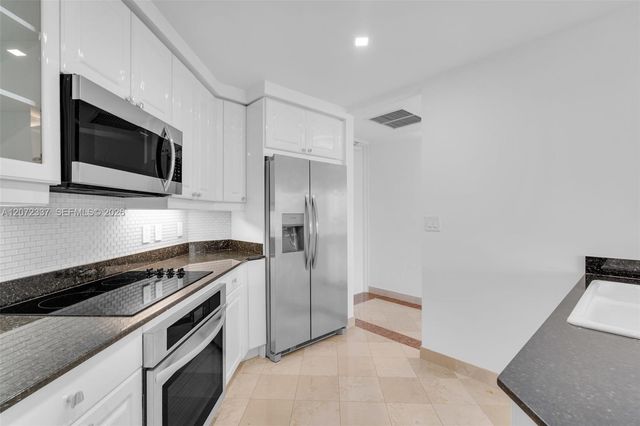 715 Crandon Boulevard PH-5, Key Biscayne, FL 33149