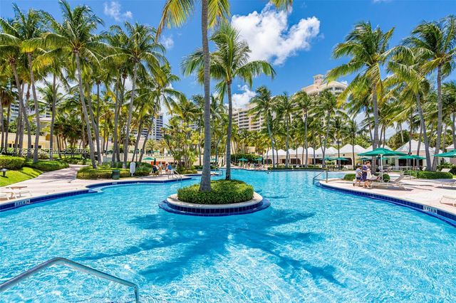 715 Crandon Boulevard PH-5, Key Biscayne, FL 33149