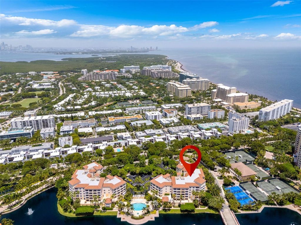 715 Crandon Boulevard PH-5, Key Biscayne, FL 33149