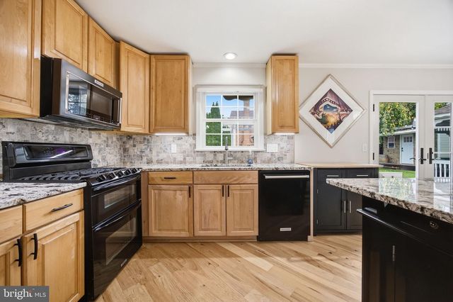 8001 POSTOAK RD, Potomac, MD 20854