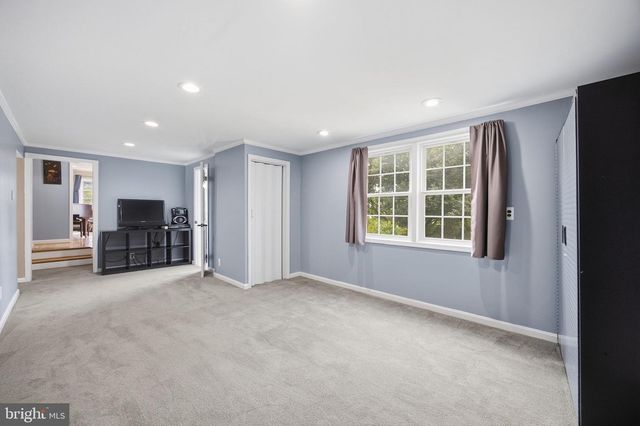 8001 POSTOAK RD, Potomac, MD 20854