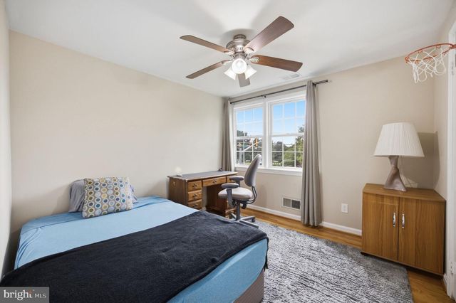 8001 POSTOAK RD, Potomac, MD 20854