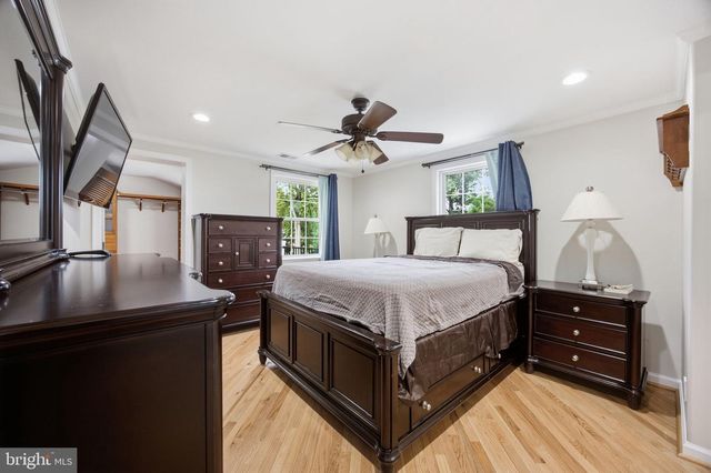 8001 POSTOAK RD, Potomac, MD 20854