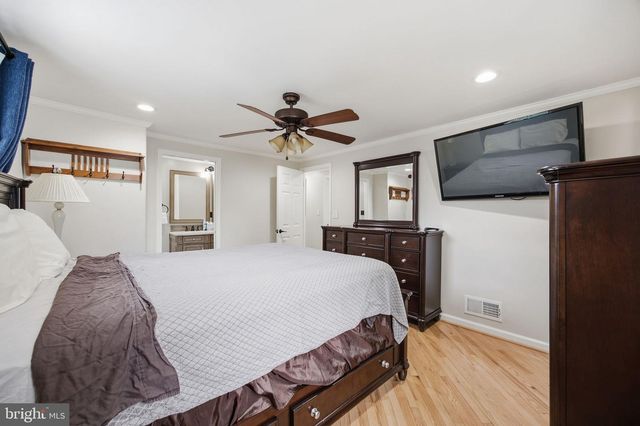 8001 POSTOAK RD, Potomac, MD 20854