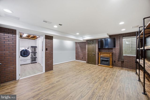 8001 POSTOAK RD, Potomac, MD 20854