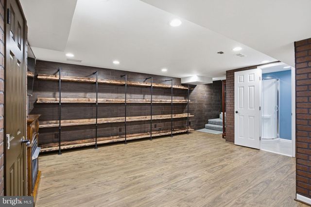 8001 POSTOAK RD, Potomac, MD 20854