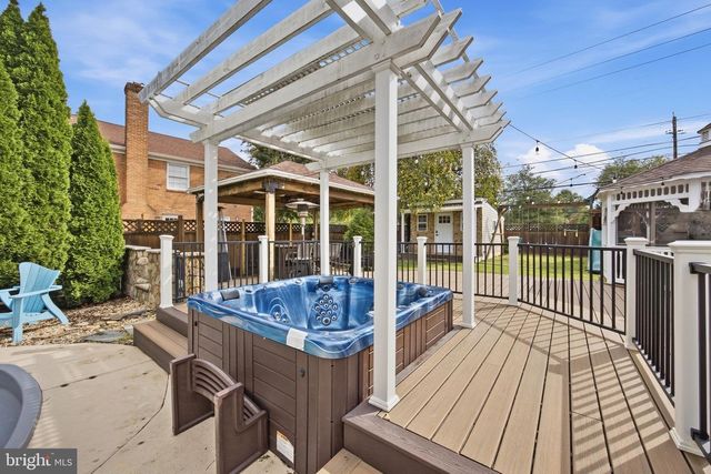 8001 POSTOAK RD, Potomac, MD 20854