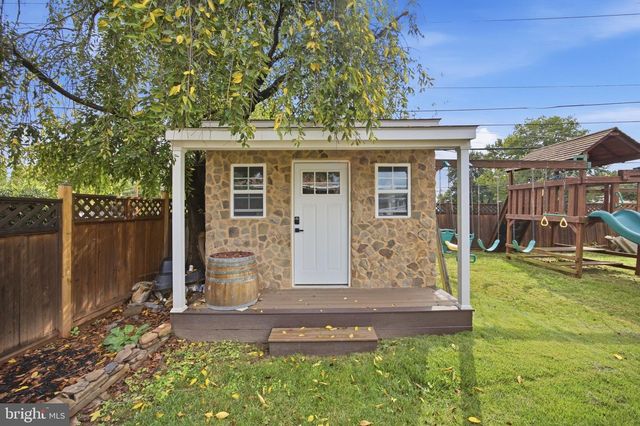 8001 POSTOAK RD, Potomac, MD 20854