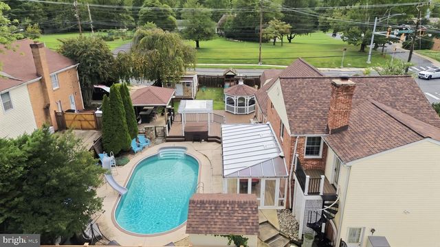 8001 POSTOAK RD, Potomac, MD 20854