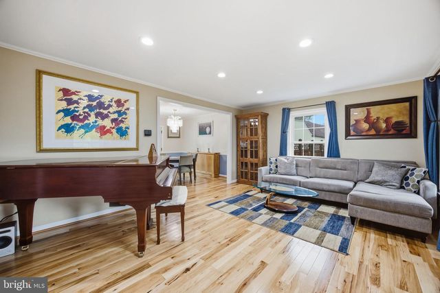 8001 POSTOAK RD, Potomac, MD 20854