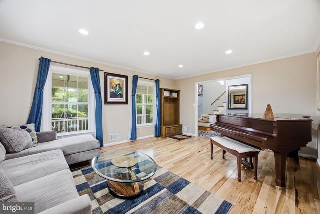 8001 POSTOAK RD, Potomac, MD 20854