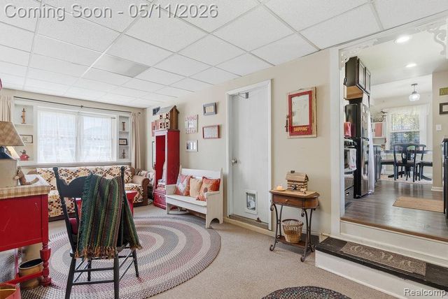310 W Caroline Street, Fenton, MI 48430