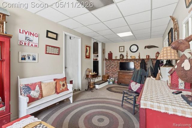 310 W Caroline Street, Fenton, MI 48430
