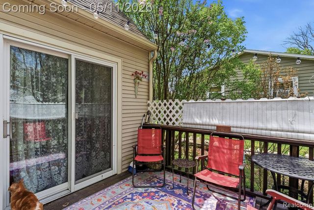 310 W Caroline Street, Fenton, MI 48430