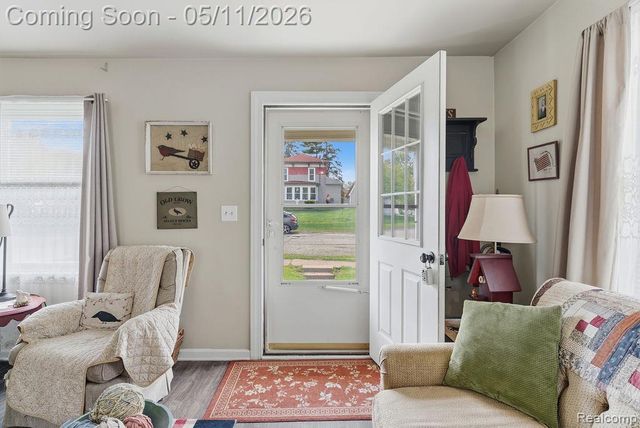 310 W Caroline Street, Fenton, MI 48430