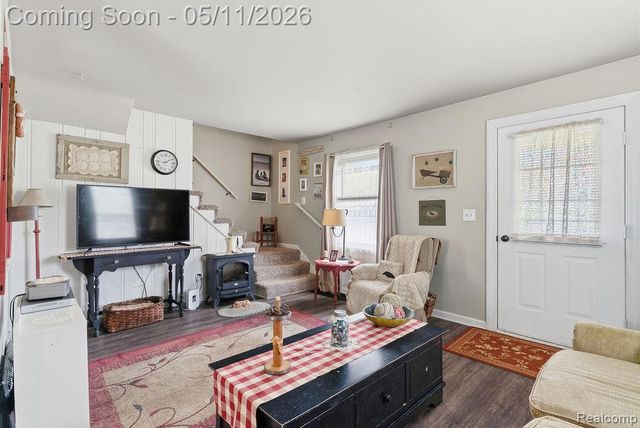 310 W Caroline Street, Fenton, MI 48430