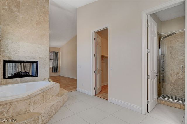 2554 Regency Cove Court, Las Vegas, NV 89121