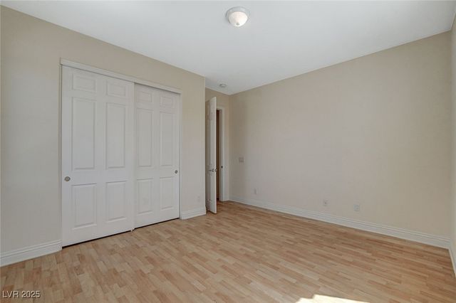 2554 Regency Cove Court, Las Vegas, NV 89121