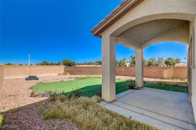 2554 Regency Cove Court, Las Vegas, NV 89121