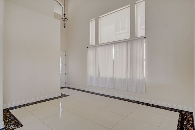 2554 Regency Cove Court, Las Vegas, NV 89121