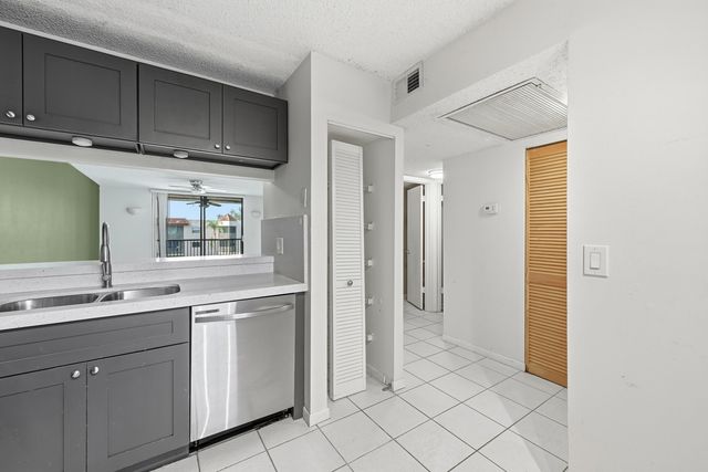 10501 W Broward Boulevard 405, Plantation, FL 33324