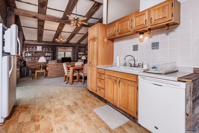 21155 COYOTE LN, Lead, SD 57754