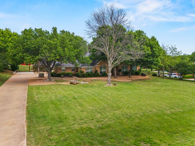 1907 Woodland Hills Lane, Weatherford, TX 76087