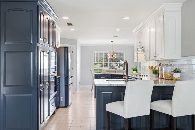 1907 Woodland Hills Lane, Weatherford, TX 76087