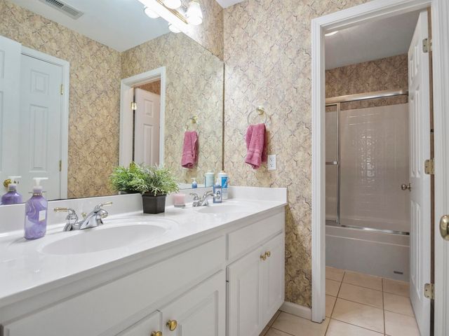 240 Cedar Bluff Drive, Moore, SC 29369