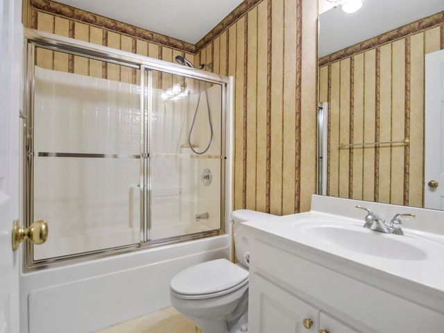 240 Cedar Bluff Drive, Moore, SC 29369