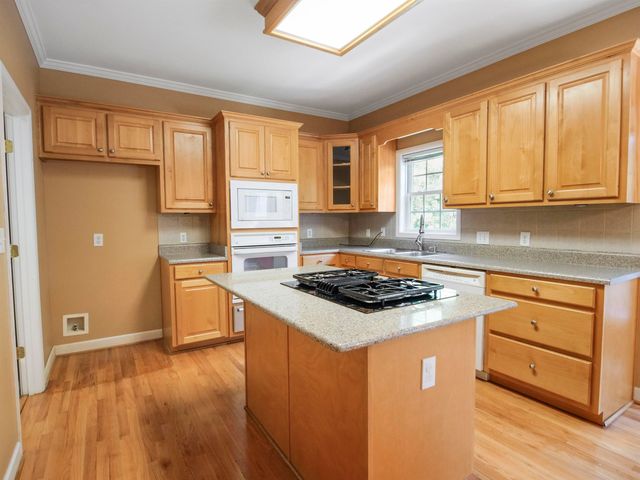240 Cedar Bluff Drive, Moore, SC 29369