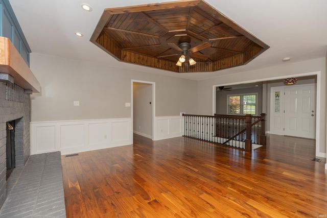 201 E Mount Pleasant Road, Evansville, IN 47711